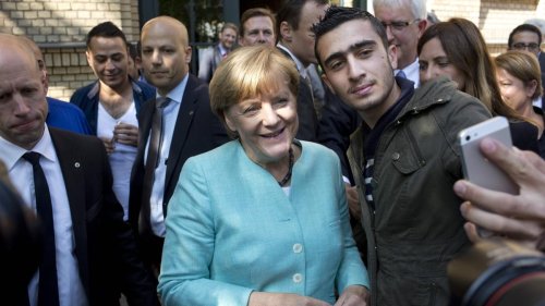 "Danke, Merkel": Syrischer Flüchtling trifft Angela Merkel wieder