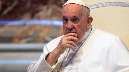 Vatikan: Papst Franziskus hat Not-OP überstanden