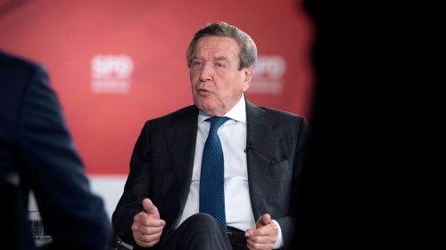 Gerhard Schröder: drei SPD-Mitglieder entscheiden über den Altkanzler