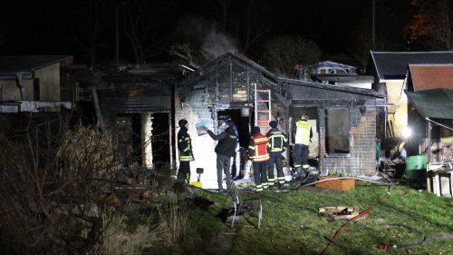 Feuer in Leipzig: Leiche in abgebrannter Gartenlaube gefunden