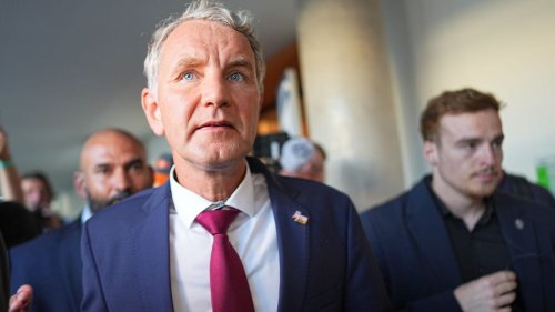AfD streitet über Wehrpflicht: Björn Höcke schaltet sich ein
