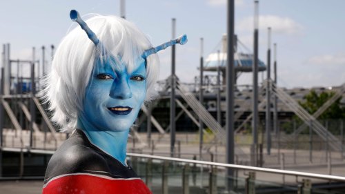 Nackte Aliens in Hannover: Künstler verwandeln Frauen in Star-Trek-Figuren