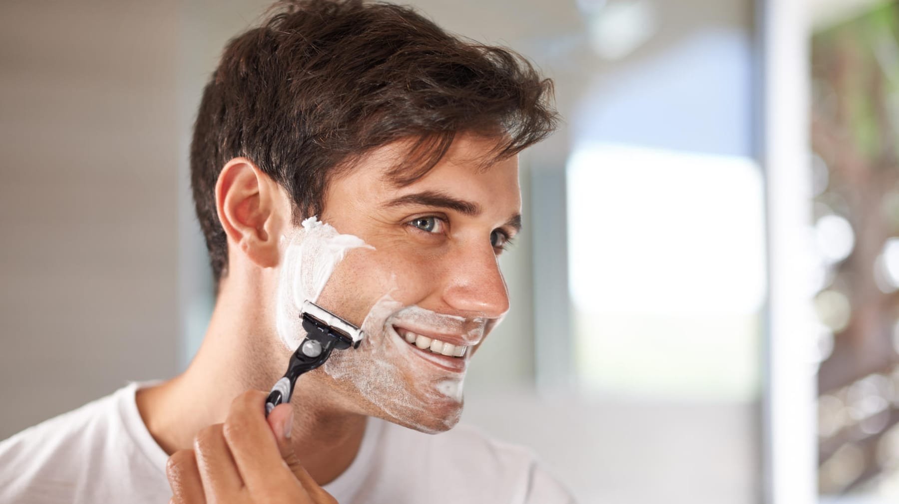 Tipps für Männer: Besser vor oder nach dem Duschen rasieren?
