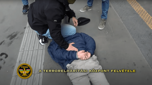 Angriff auf NS-Gedenkstätte: Ungarische Eliteeinheit nimmt Neonazi aus Hannover fest