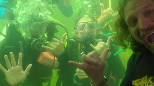 Rekord unter Wasser gebrochen: 100 Tage in einer Lodge