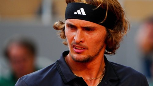 Jetzt live – Halbfinale in Paris: Zverev beißt – verliert aber Satz 1