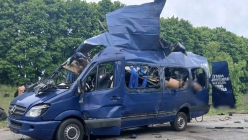 Ukraine-News | Russland attackiert zivilen Bus – mindetsens neun Tote