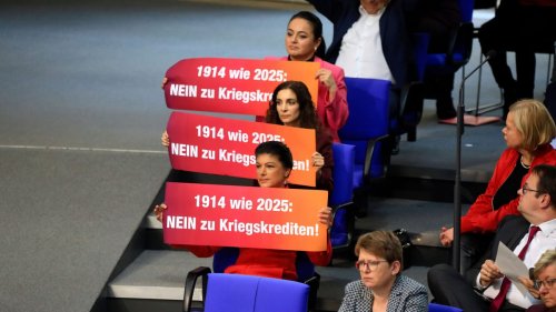 Eklat bei Sondersitzung: BSW-Abgeordnete protestieren nach Wagenknecht-Rede