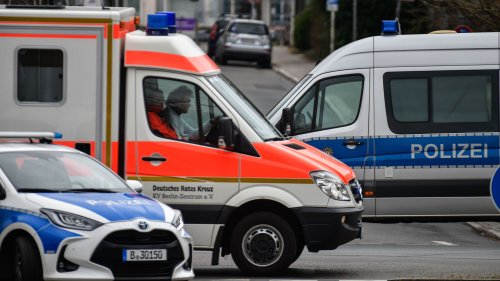 Berlin: Motorradfahrer will vor Polizei flüchten –schwerverletzt in Klinik