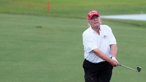Donald Trump schummelt sich bei Golfturnier zum Sieg – mit diesem "Kniff"