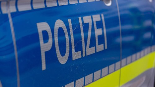 Leipzig: LKW rast in Stauende – Fahrer stirbt