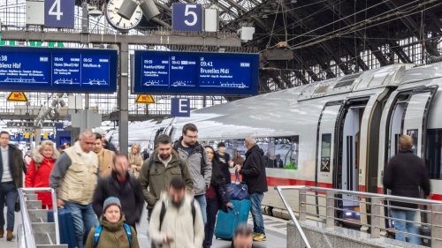 Köln Hbf: Urlaubs-Express mit besonderer Fahrt – Name überrascht