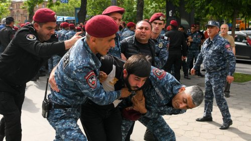 Armenien: 300 Festnahmen bei Protesten gegen Regierungschef Paschinjan