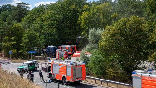Brand im Grunewald: Autobahn bleibt gesperrt