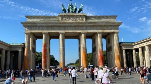 Reinigungskosten explodieren: "Letzte Generation" soll nach Attacke auf Brandenburger Tor blechen
