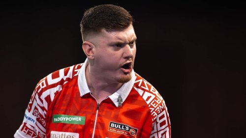 Darts: Niko Springer gelingt Sensationssieg gegen Michael van Gerwen