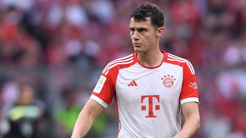 FCB | Benjamin Pavard: Franzose trainiert im Mailand-Trikot