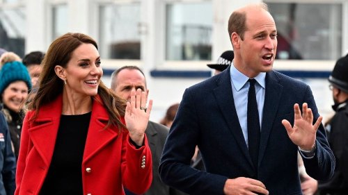 Kate und William in Wales: Die Herzogin trägt ein knalliges Outfit