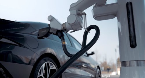 Hyundai: Neuer Roboter ACR lädt Elektroautos vollautomatisch