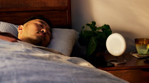 Kontaktloser Schlaftracker für den Nachttisch: Amazon stellt Halo Rise vor