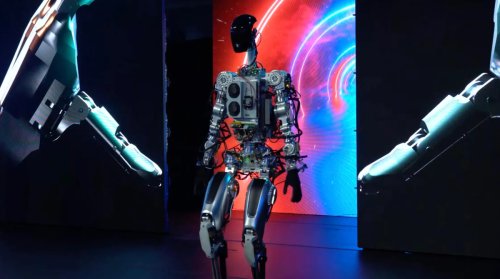 Tesla AI Day: Elon Musk zeigt humanoiden Roboter Optimus