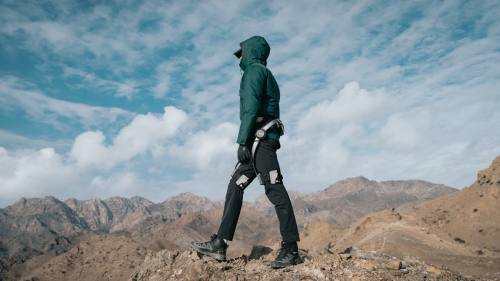 Mehr Ausdauer, weniger Anstrengung: Wie das erste Outdoor-Exoskeleton das Wandern revolutioniert