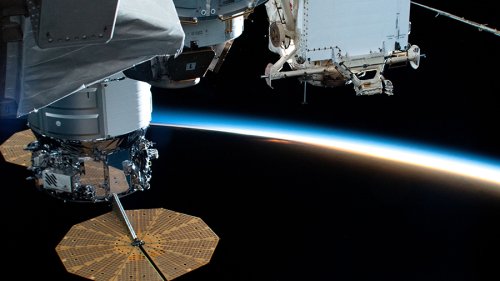Nach russischer Absturz-Drohung: ISS kann jetzt von amerikanischen Raumfrachtern auf Kurs gehalten werden