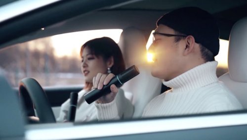 TeslaMic: Tesla verkauft jetzt auch Karaoke-Mikrofone