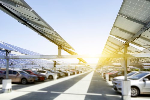 Frankreich: Parkplatz-Solargesetz könnte 10 Atomkraftwerke ersetzen