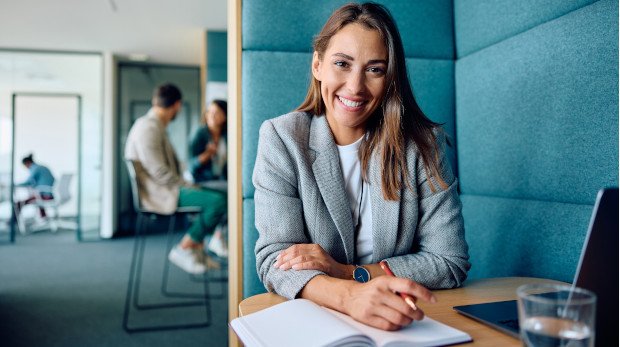 104 Euro Stundensatz, 40-Stunden-Woche: Was 3.000 Freelancer über ihren Alltag verraten
