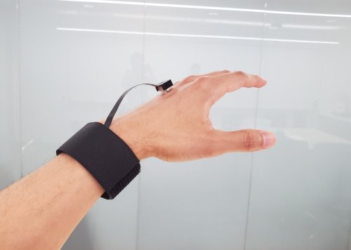 Virtuelle Realität zum Greifen nah: Wearable-Technologie erweckt den Tastsinn