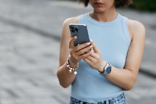 Gehirn meets Gadget: Wie Apple die Zukunft der Barrierefreiheit revolutioniert