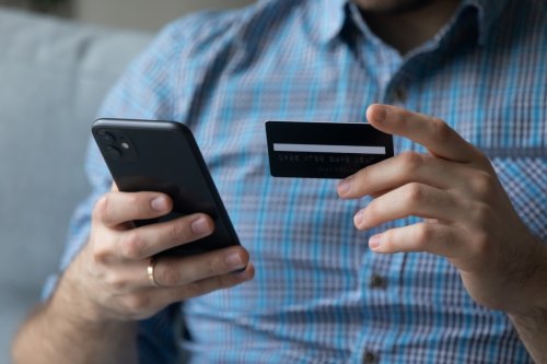Gegen Telefonbetrug: Warum Familien ein Geheimwort vereinbaren sollten