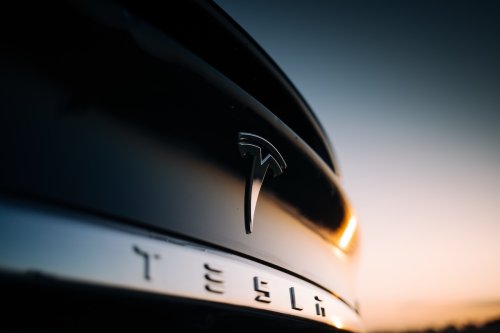 Schummelt Tesla beim Kilometerstand, um Autos nicht reparieren zu müssen?