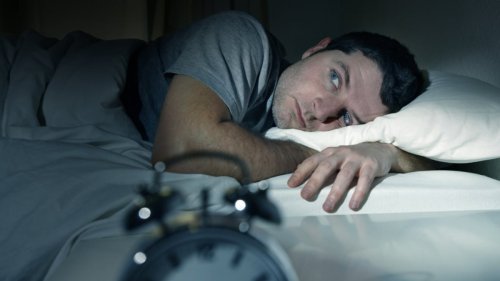 Endlich ruhig schlafen: Dank Braindump-Methode sortierst du das Chaos im Kopf