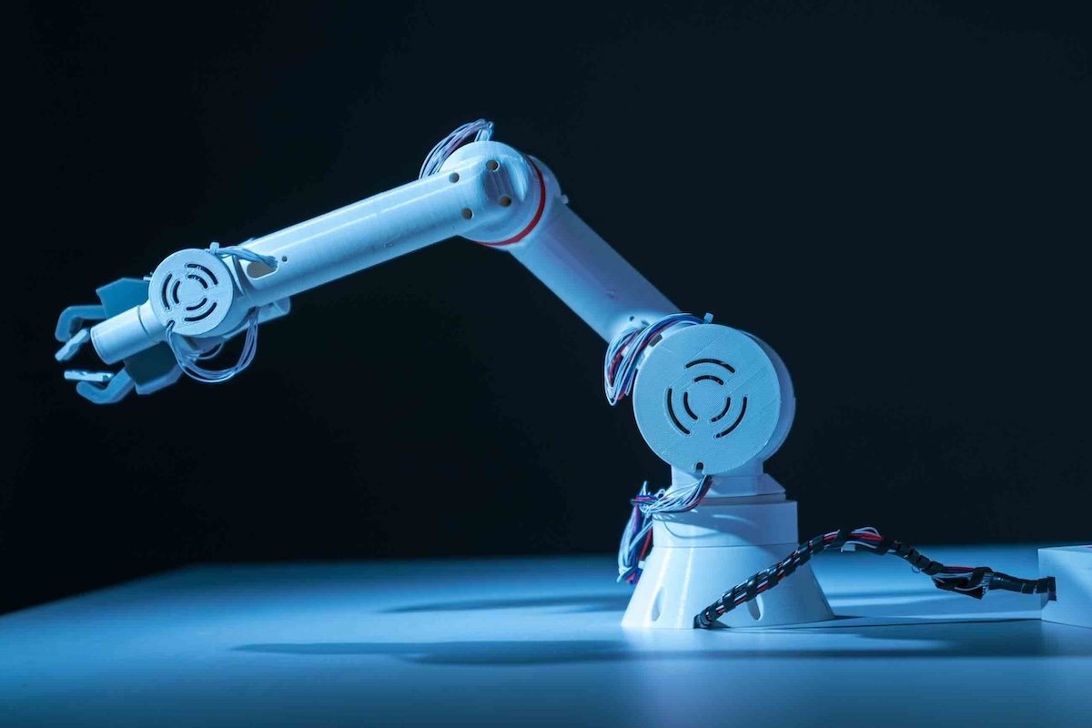 Robotik statt KI-Modelle: Warum Hugging Face jetzt einen günstigen Roboterarm anbietet