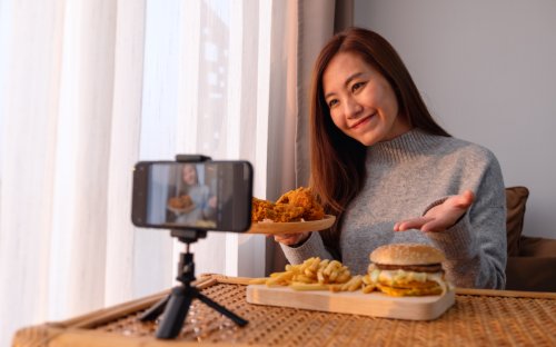 Food-Influencer auf Instagram und Tiktok: Wie sie sich auf ein Werbeverbot vorbereiten