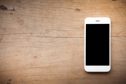 Sjömärke: Ikeas Wireless-Ladepad lädt euer Smartphone durch den Tisch