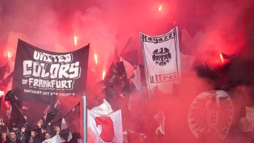 Großeinsatz in Karlsruhe: Polizei verhindert Eskalation durch Eintracht Frankfurt-Fans