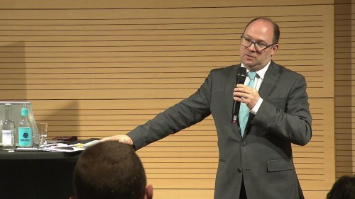 Experte wirbt bei Unionstiftung für Verständnis für Ungarns Politik