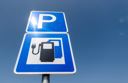 Alle 60 Kilometer eine Ladesäule