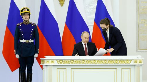 Putin unterzeichnet Annexionspapiere