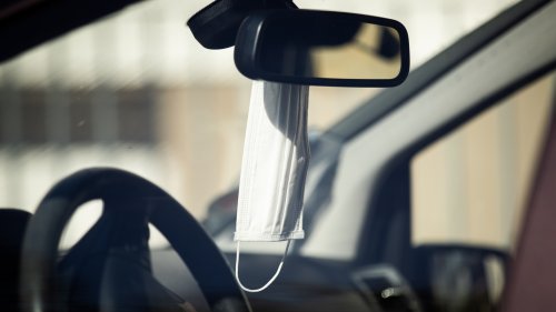 Schutzmasken in Autos sollen Pflicht werden