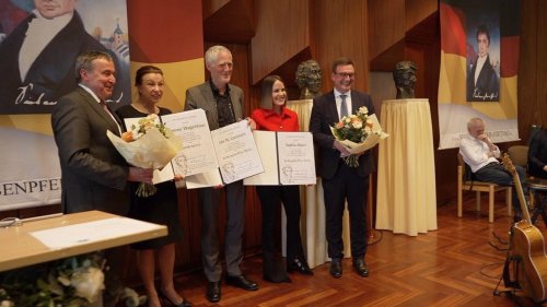 Siebenpfeiffer-Preis für Dokumentationen zu Rechtsextremismus und Spaltung