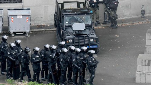 Schallwaffe gegen Demonstrierende in Serbien?
