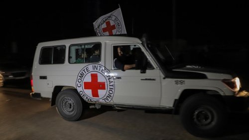 ++ Hamas übergibt zwölf Geiseln an Rotes Kreuz ++