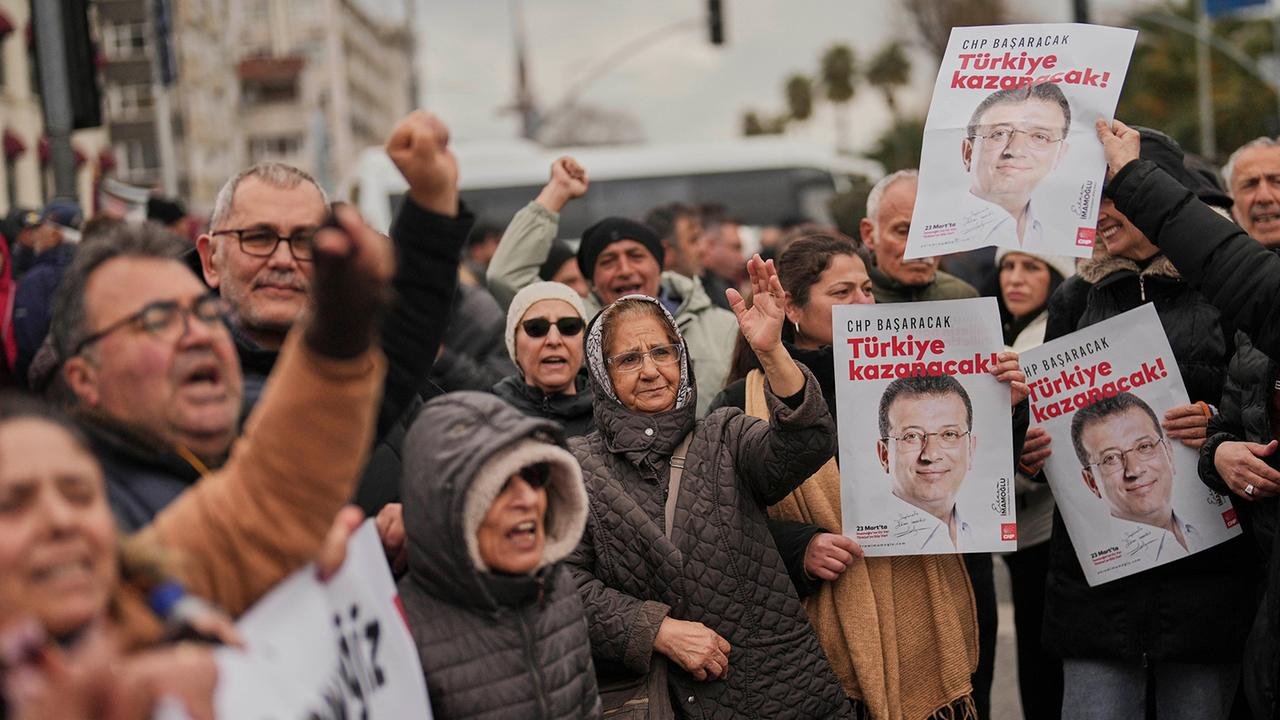 Protest gegen Festnahme von Imamoğlu