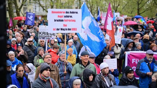 Tausende bei Ostermärschen in vielen Städten