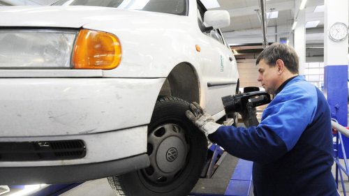 Ältere Autos sollen künftig jährlich zur Inspektion