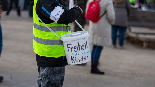 "Reichsbürger" verschicken Drohbriefe an Schulen